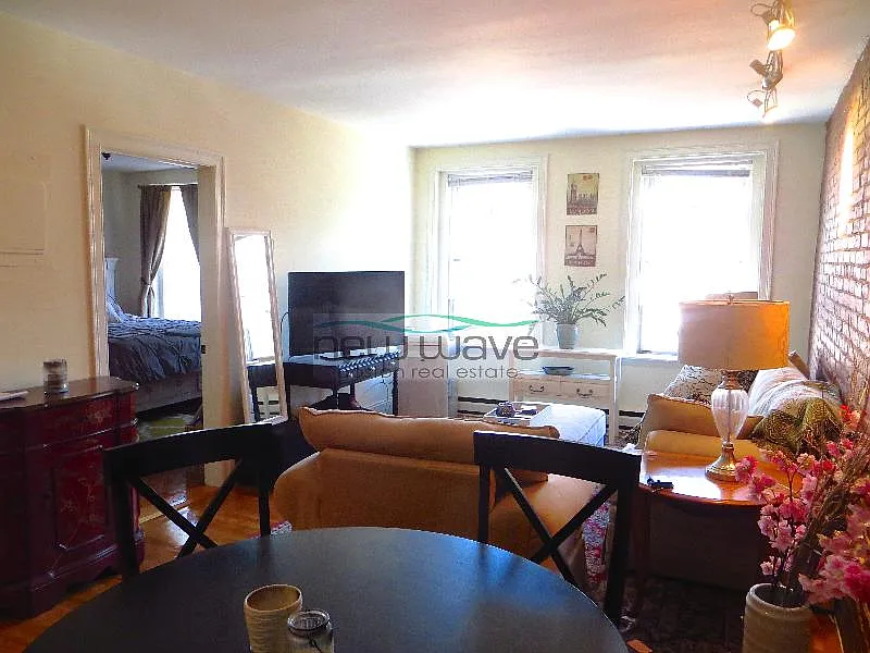 2 bed, 800 sqft, $3,800 — Photo 4
