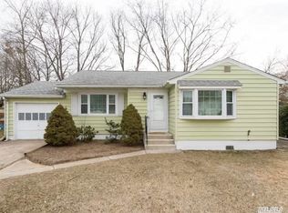151 Charter Oaks Ave, Brentwood, NY 11717