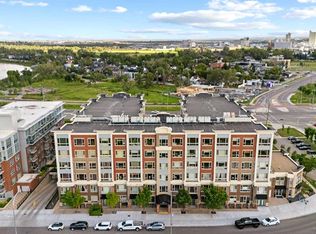 35 N Inglewood Park SE #316, Calgary, AB T2G1B5