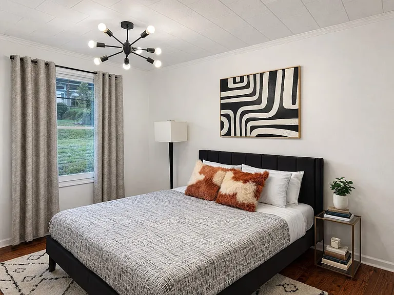 333 E Trinity Ln — Photo 30