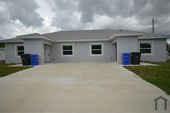 3 bed, 1221 sqft, $2,200 — Photo 2