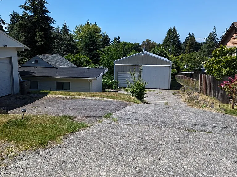 24th Ave SW — Photo 1