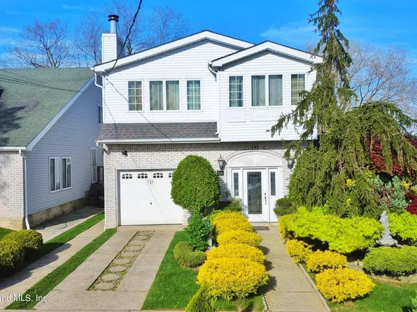 556 Winant Ave, Staten Island, NY 10309