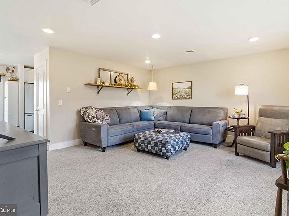 5th image of 8261 Elizabethtown Rd