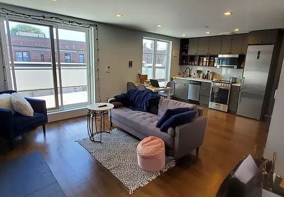 2nd image of 379 Sumpter St #L4