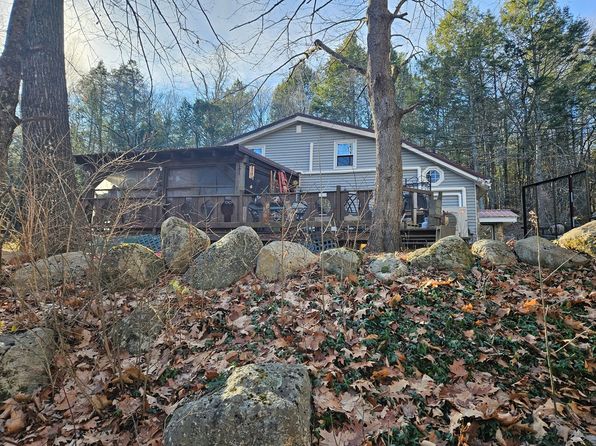 182 Hemlock Ln, Barrington, NH 03825