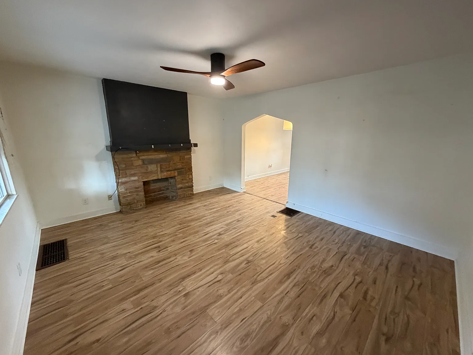3 bed, 1120 sqft, $1,400 — Photo 4