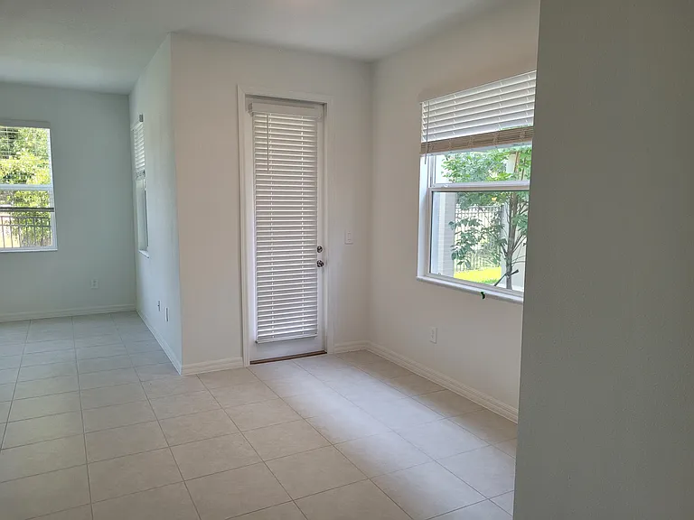 10814 Fort White Ct #10814 — Photo 5