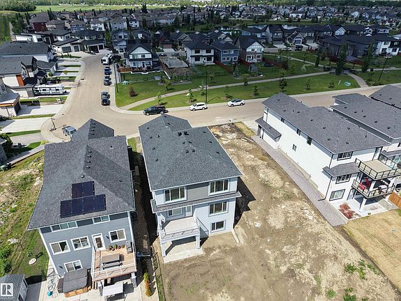 2nd image of 132 Edgewater Cir