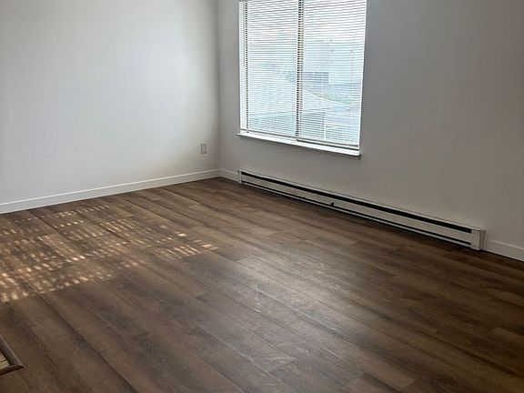3rd image of 6119-6123 N Addison Ct