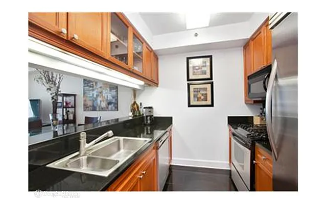 Rented by Douglas Elliman | media 14