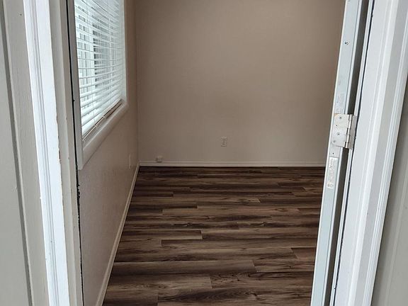 2nd image of 1330 W Jefferson Ave #1