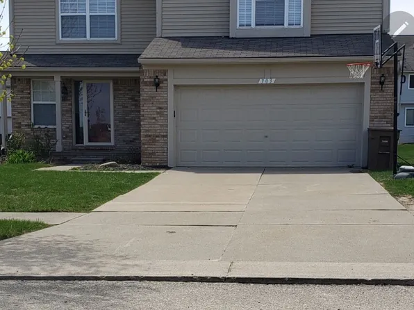 303 Shari St, Pontiac, MI 48341