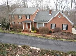 20 E Coventry Woods, South Charleston, WV 25309