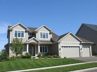 7812 Queensland Ln N, Maple Grove, MN 55311