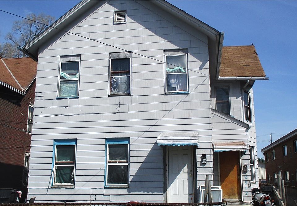 2nd image of 2312 Meyer Ave