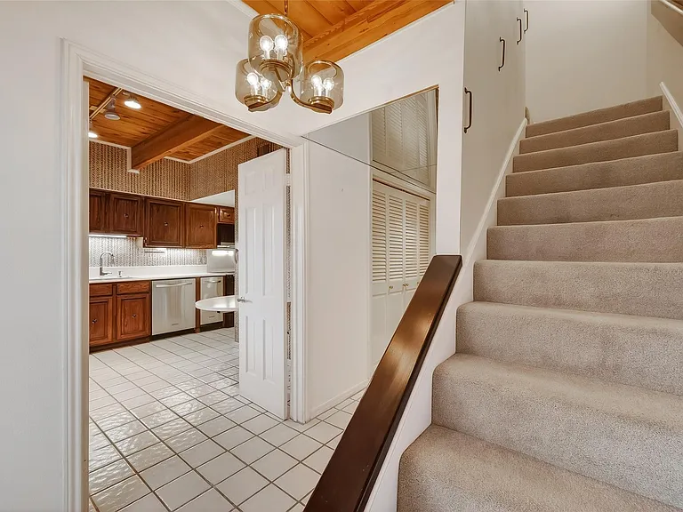 5338 Brownway St #B19 — Photo 17