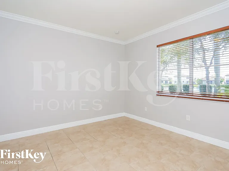 158 SE 22nd Ave — Photo 9