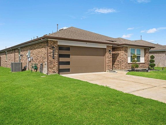 3rd image of 8210 Buck Ln