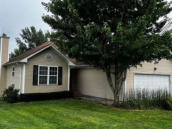 3rd image of 111 Springhill Ln