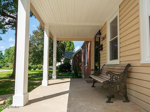 4th image of 2803 Yorkshire Blvd