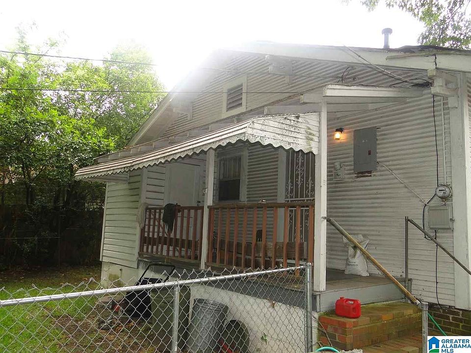 2nd image of 1137 Forest St