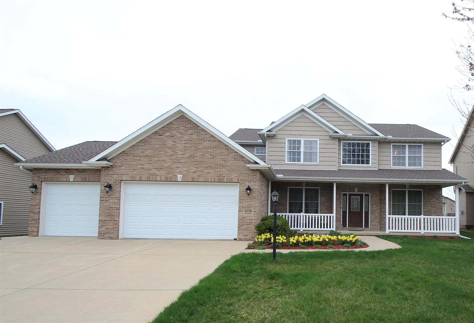 10706 N Trailside Ln photo 1