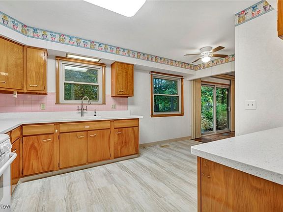 3rd image of 1185 Shepard Hills Blvd