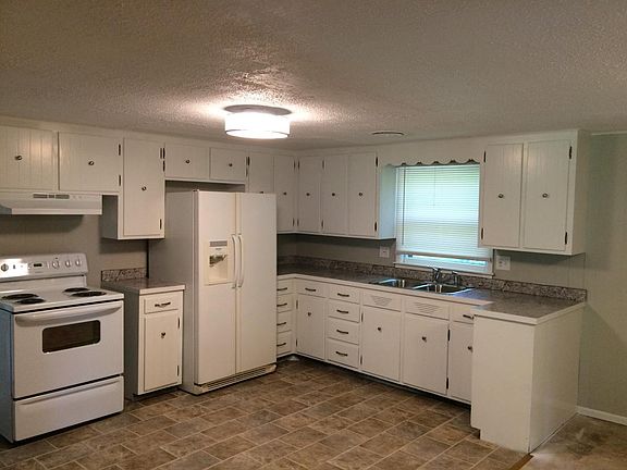 4th image of 6440 E 139th St