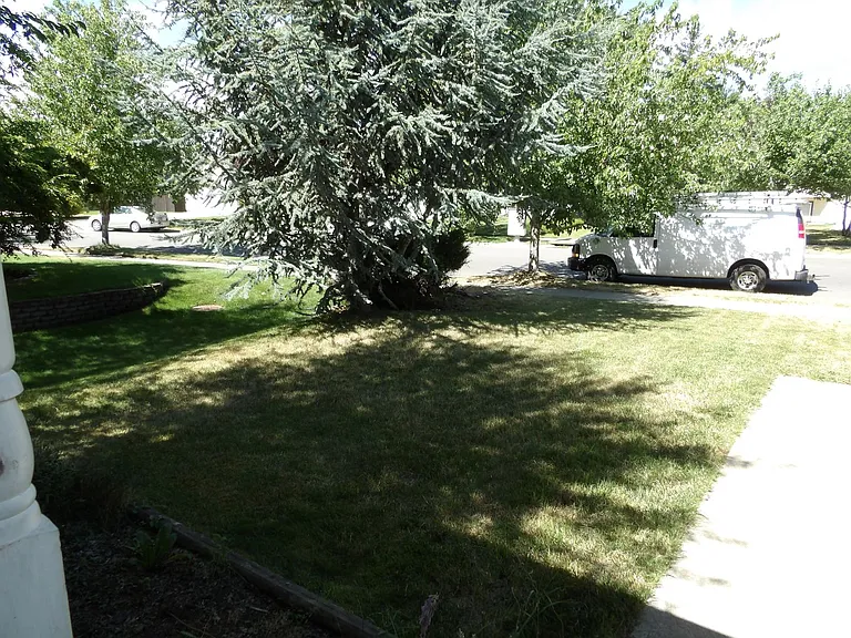 1700 W Canfield Ave — Photo 12