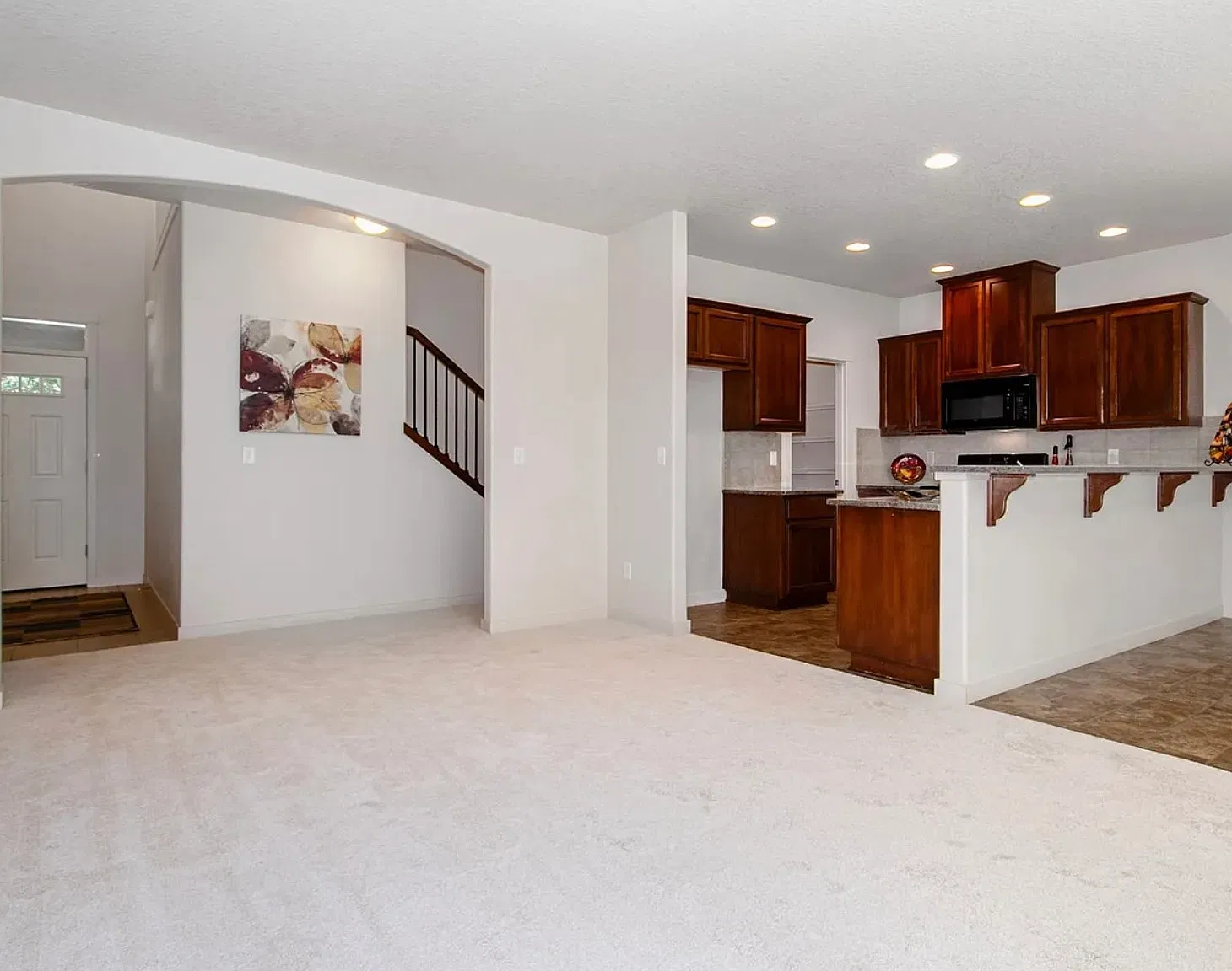 4 bed, 1948 sqft, $2,845 — Photo 3