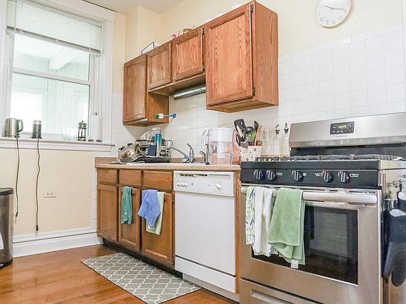 2nd image of 1905 W Bradley Pl #1