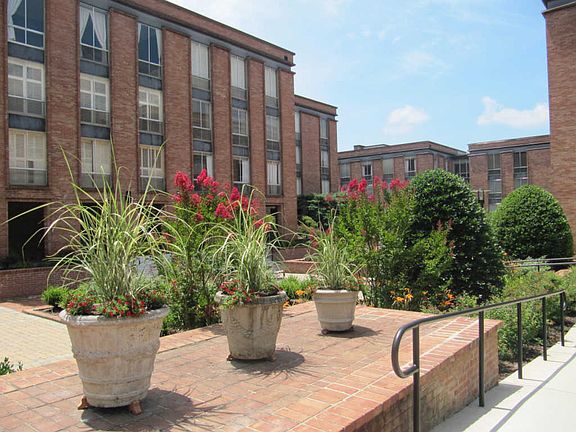 2nd image of 1400 Kenesaw Ave APT 12N