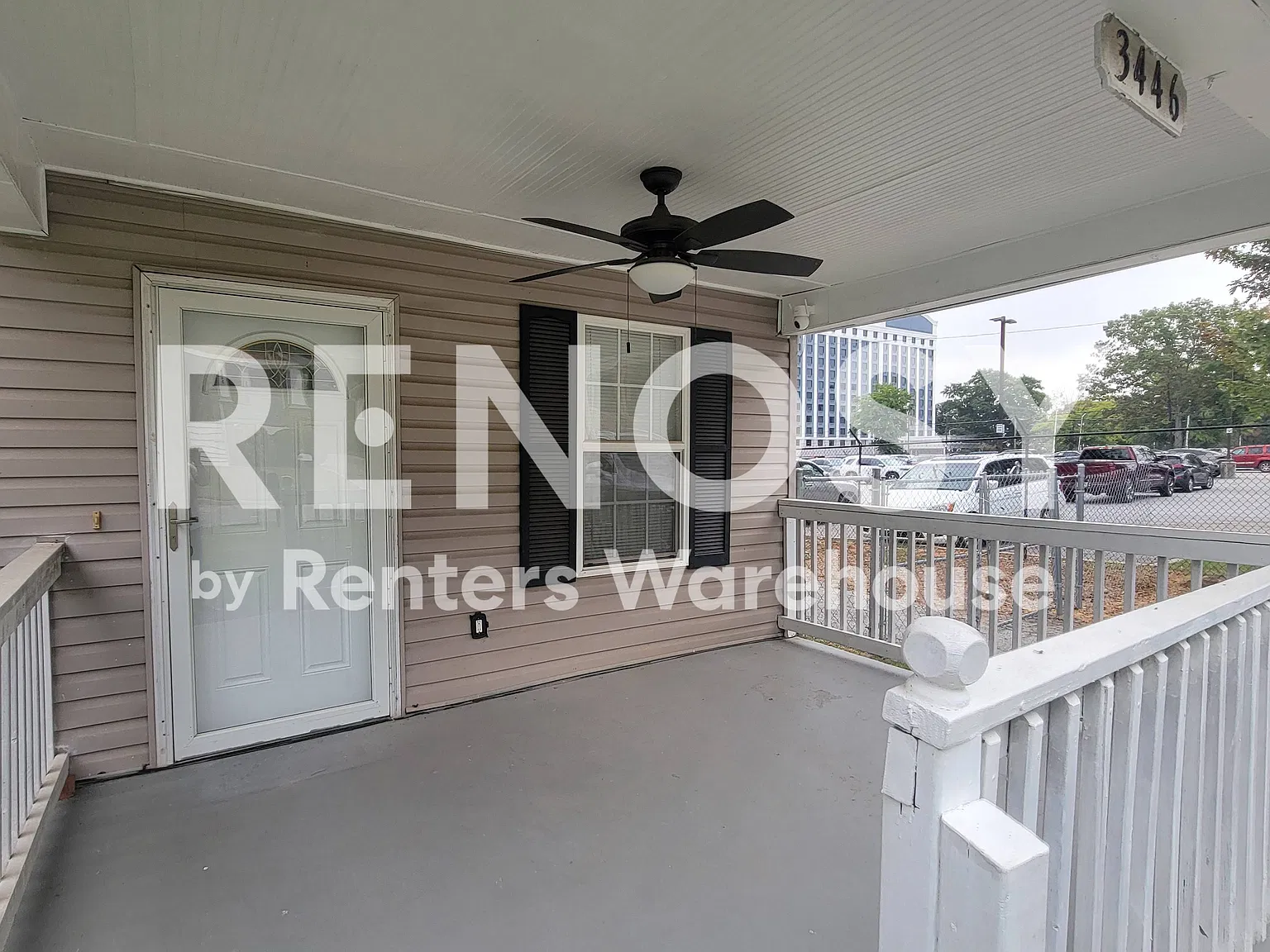 Charming 3 Bedroom 2 Bath near Airport and Virgina Ave — Photo 2