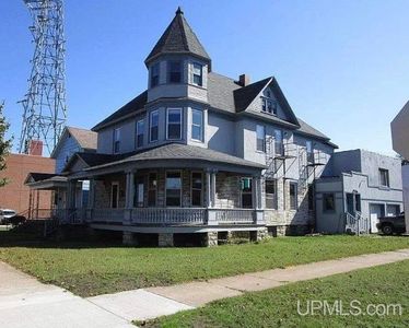 1021 1st Ave S, Escanaba, MI, 49829