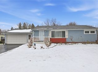 266 Willowcrest Dr, Rochester, NY 14618