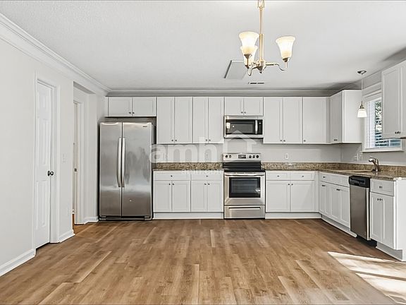 3rd image of 2116 Maple Tree Ct