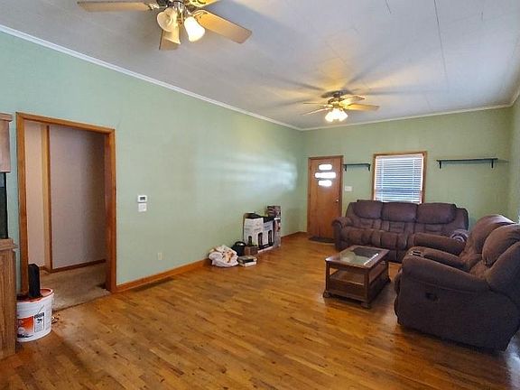 5th image of 1604 N Elm St