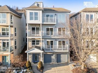 2202 Riverside Dr, Cincinnati, OH 45202