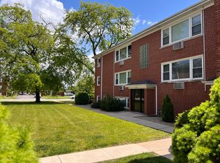 1860 Parkside Dr APT B1, Park Ridge, IL 60068