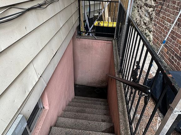 2nd image of 1480 Saint Lawrence Ave #Basement