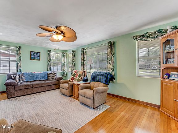 5th image of 345 Tarragona Way