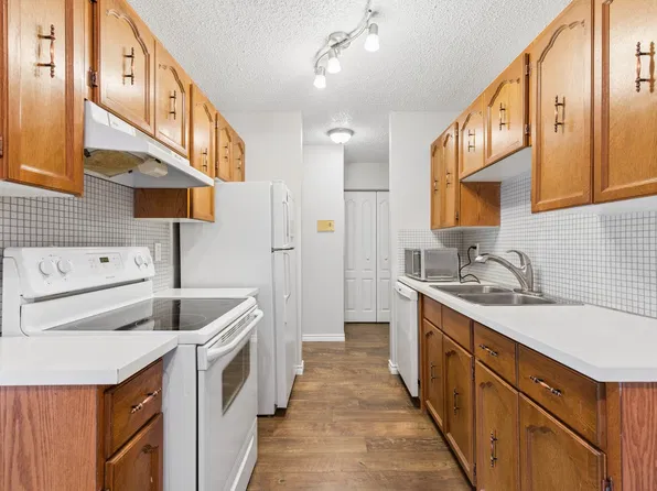 14004 26th St NW #305, Edmonton, AB T5Y 1Y4