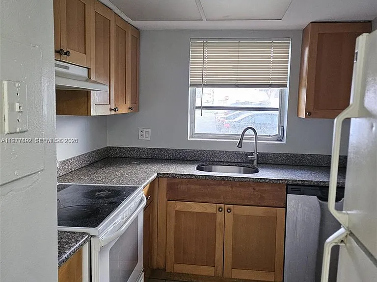 7570 SW 82nd St #F110 — Photo 11