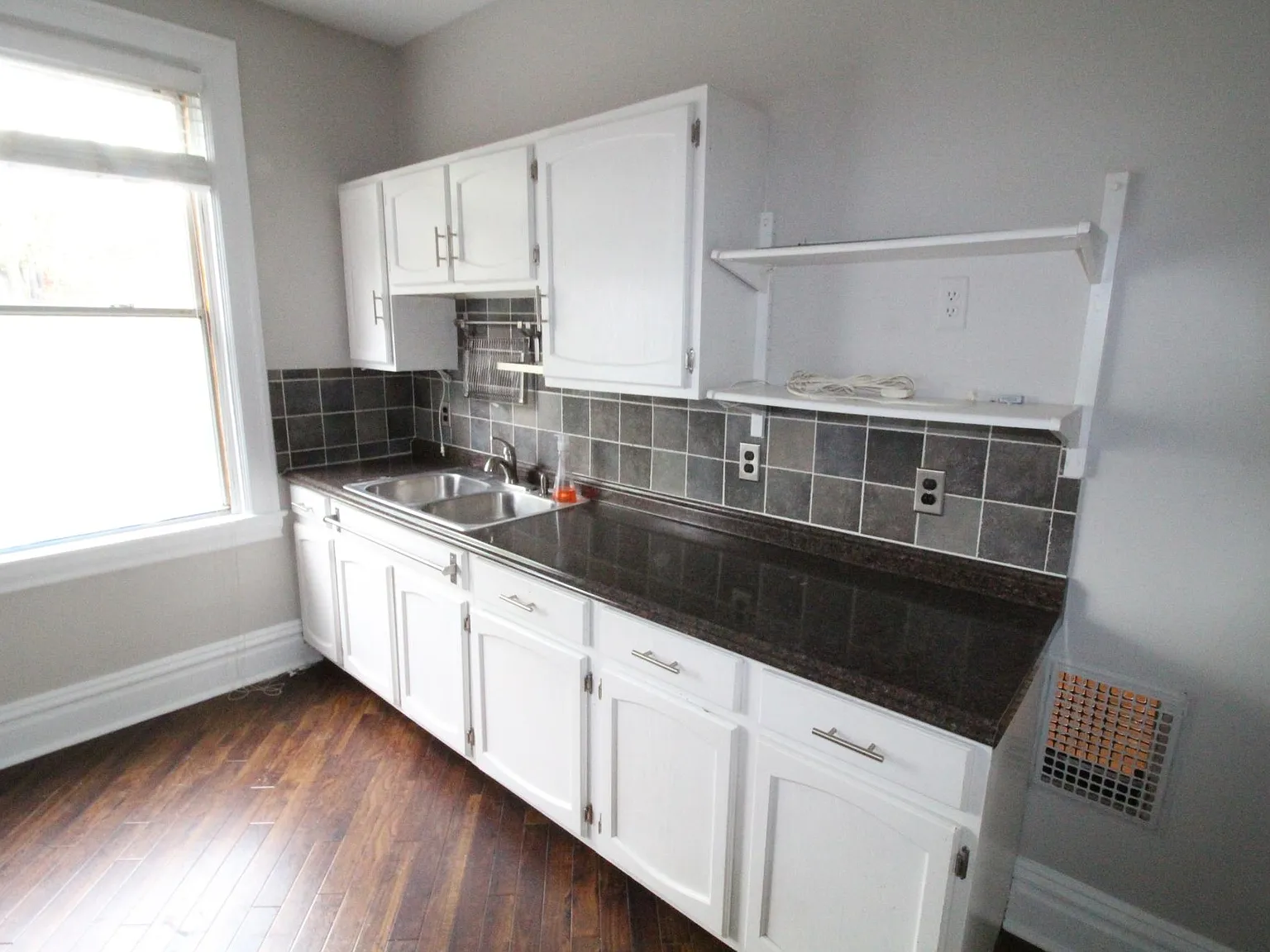 616 S Lang Ave — Photo 1