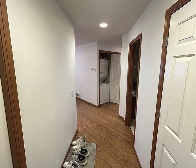 2111 Waverly Pl N #202 — Photo 8