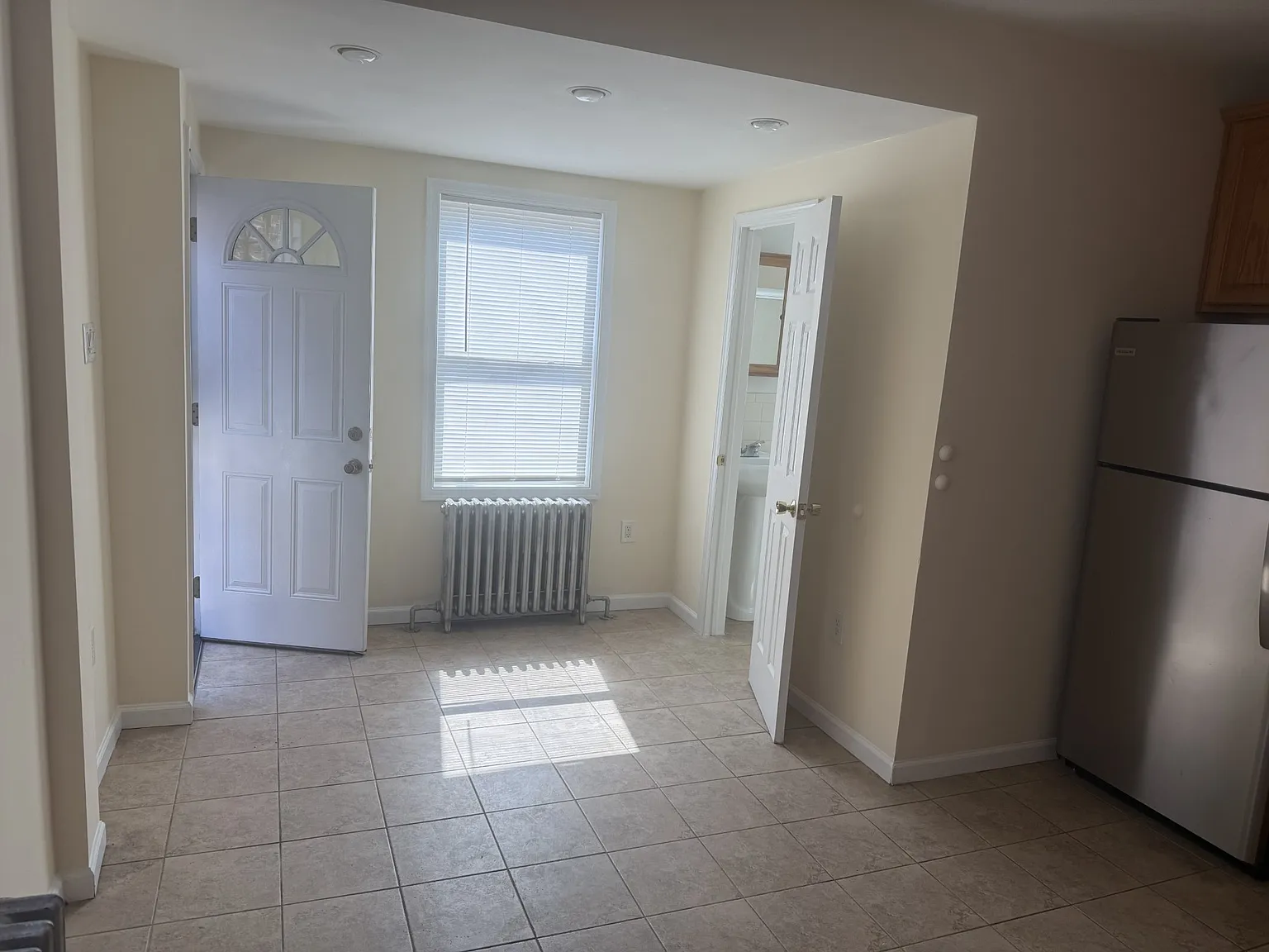 3 bed, 1452 sqft, $2,300 — Photo 4