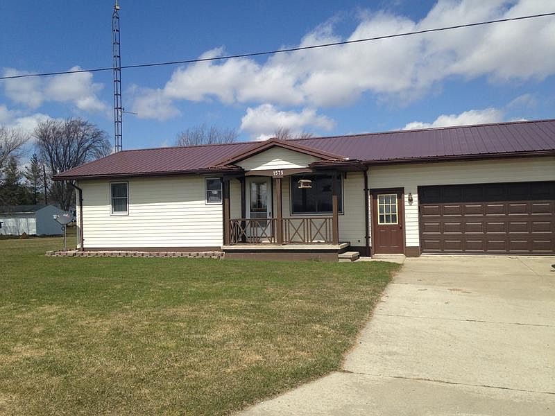 1st image of 1575 1st St