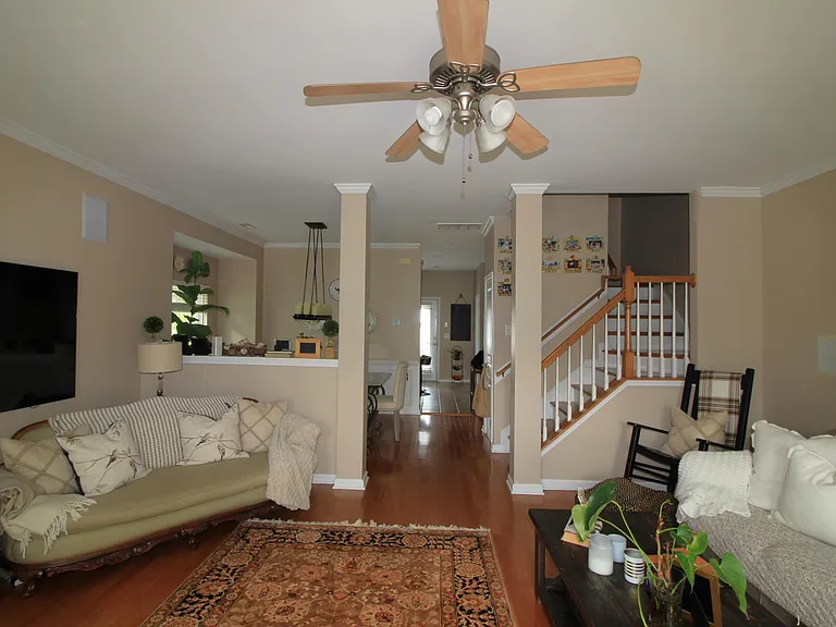 317 Kinellan Ln — Photo 15