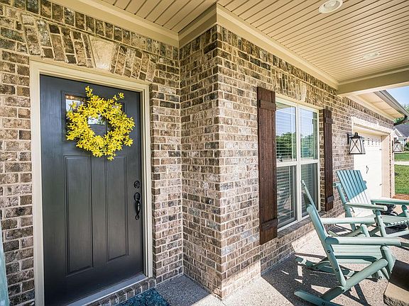2nd image of 121 Bluffs Edge Ct